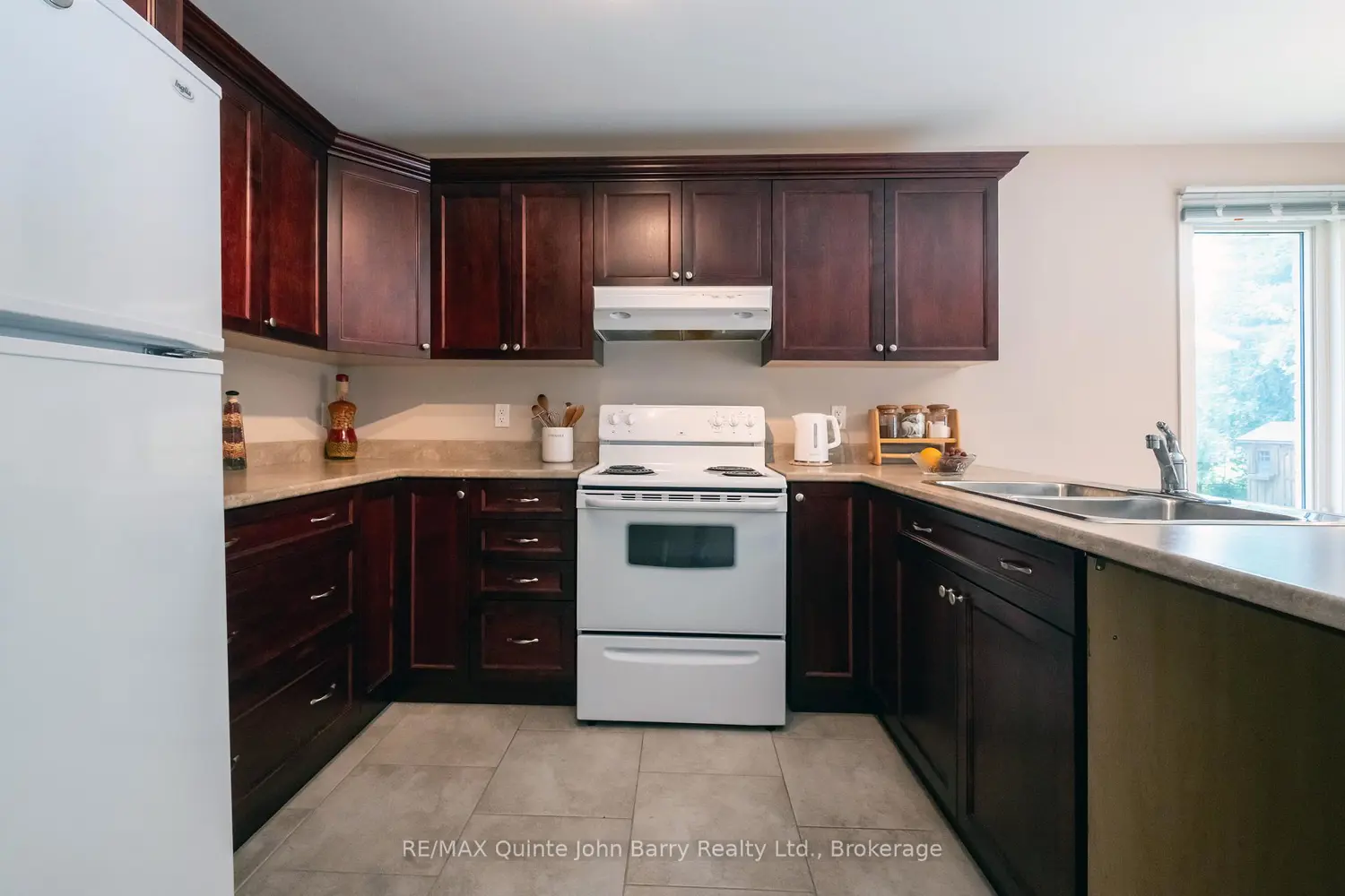 4 Algonquin Avenue photo 4