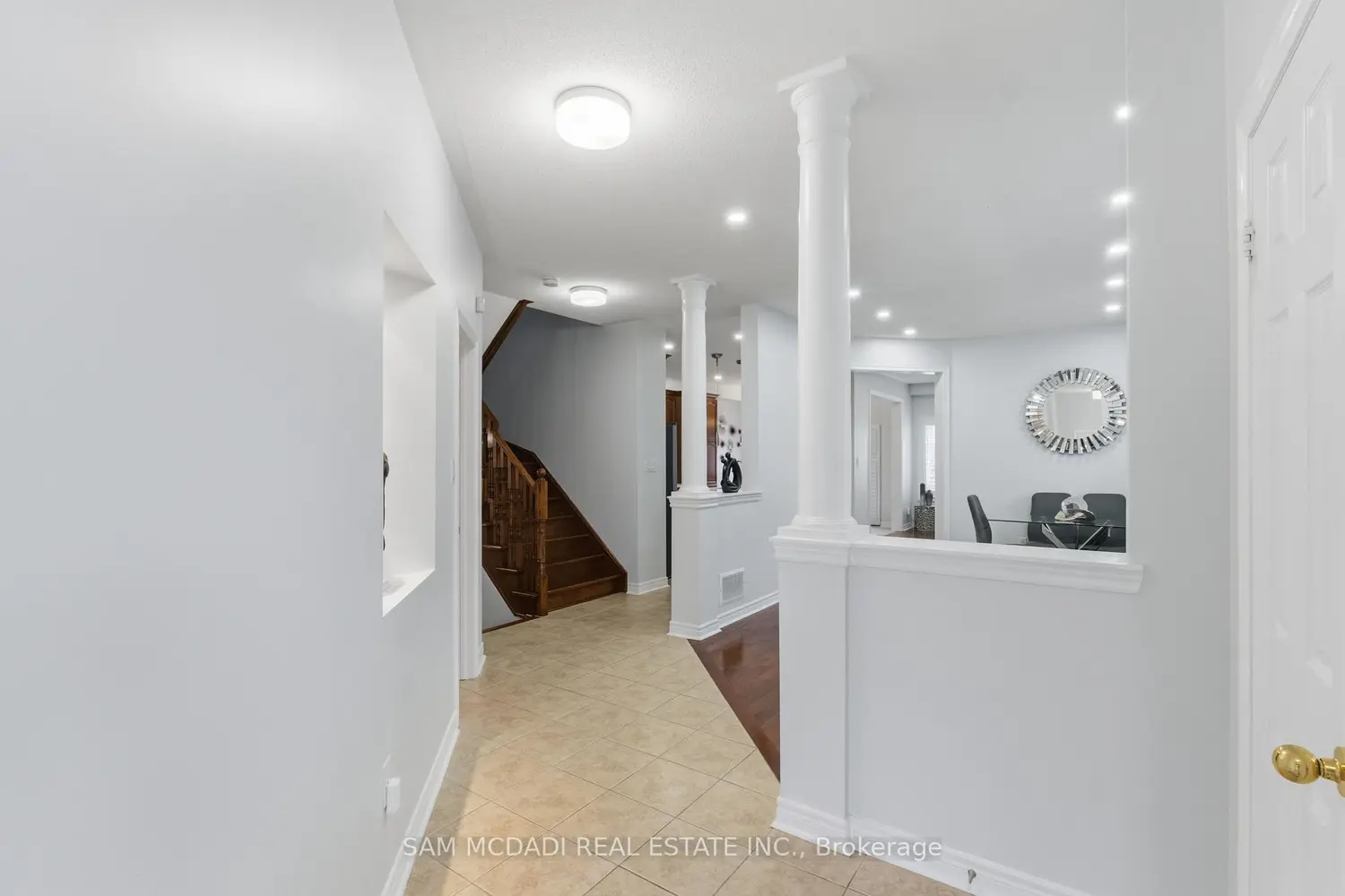 5604 Doctor Peddle Crescent photo 2