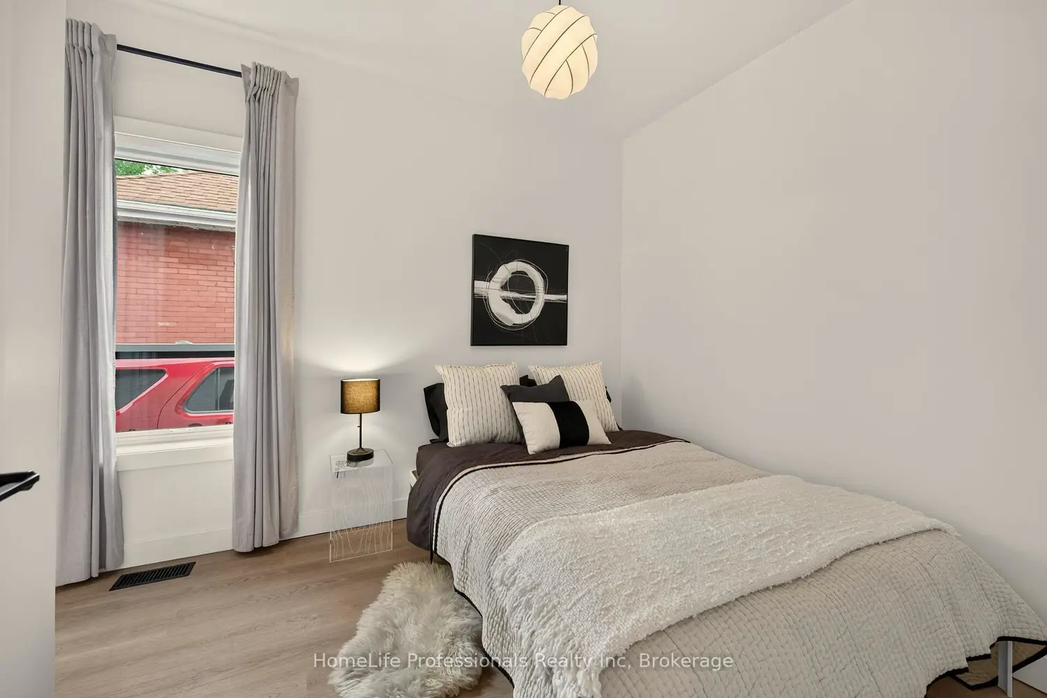 96 Aberdeen Avenue photo 5