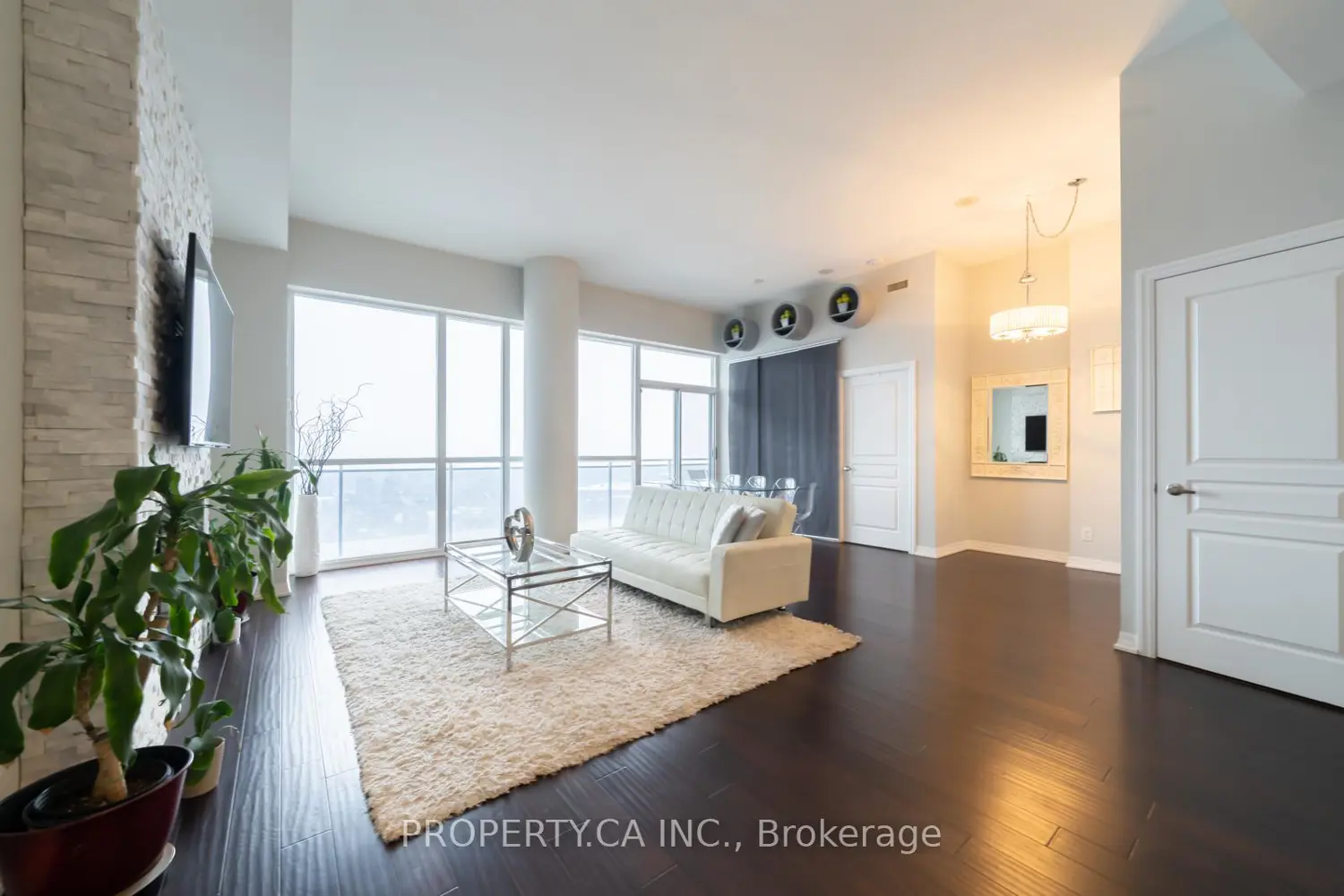 223 Webb Drive Ph3504 photo 2