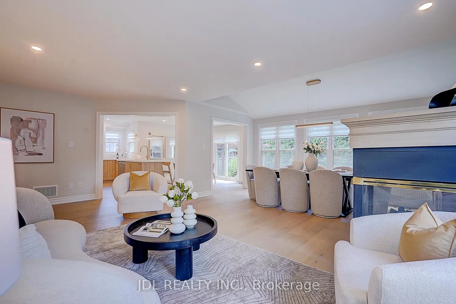 148 Manhattan Drive photo 4