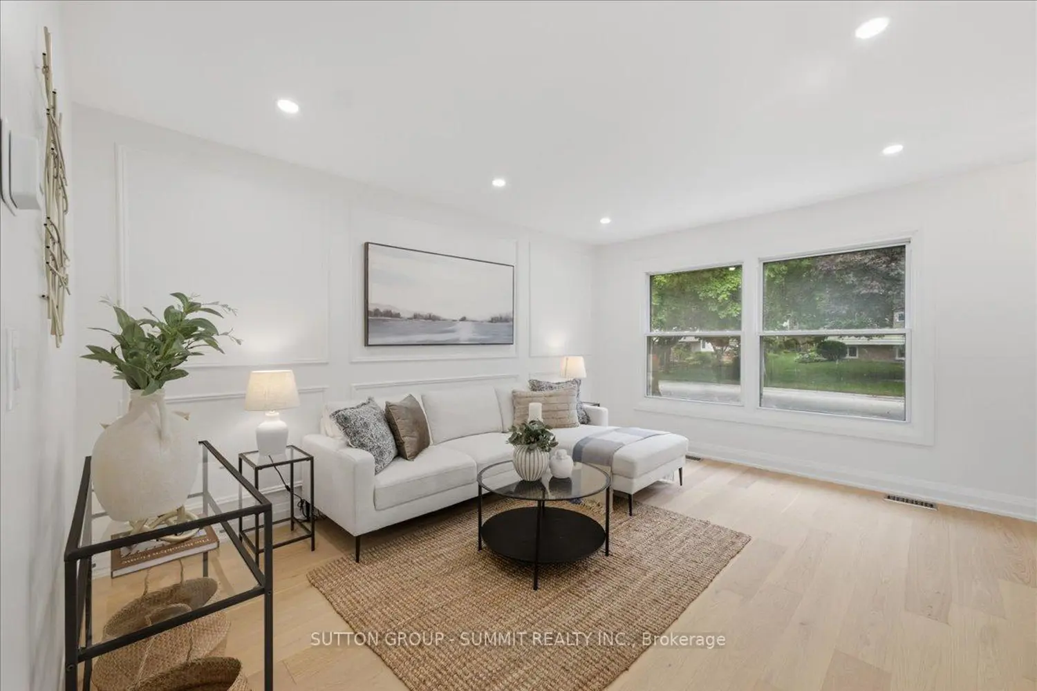 60 Nethercott Drive photo 5