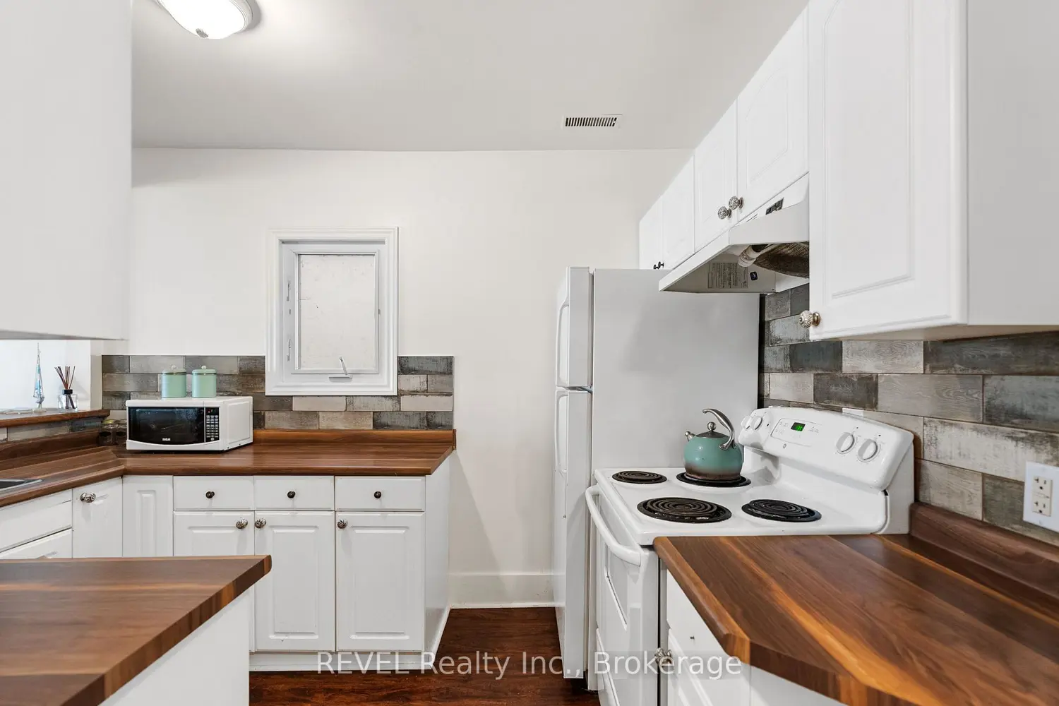 3819 Terrace Lane photo 3