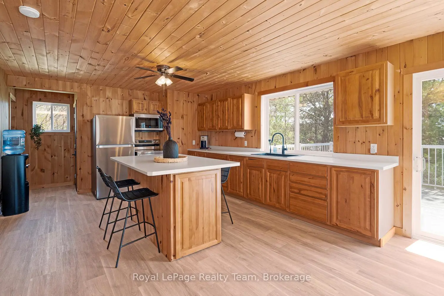 475 Waterfalls Road photo 4