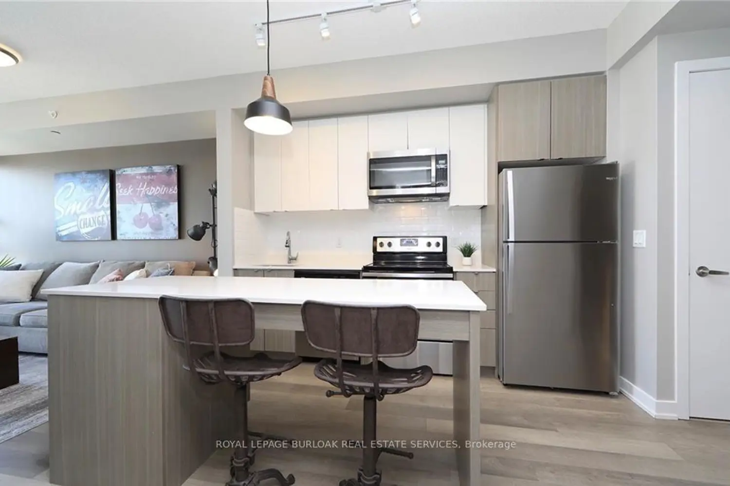 5240 Dundas Street B504 photo 3