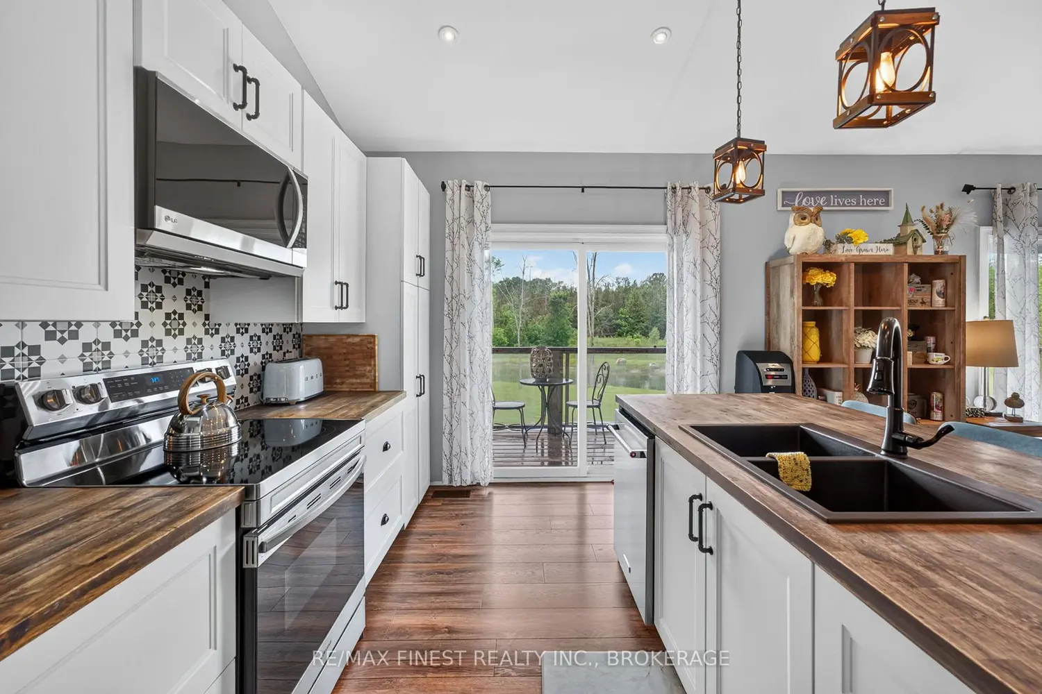 689 Glennelm Road photo 3