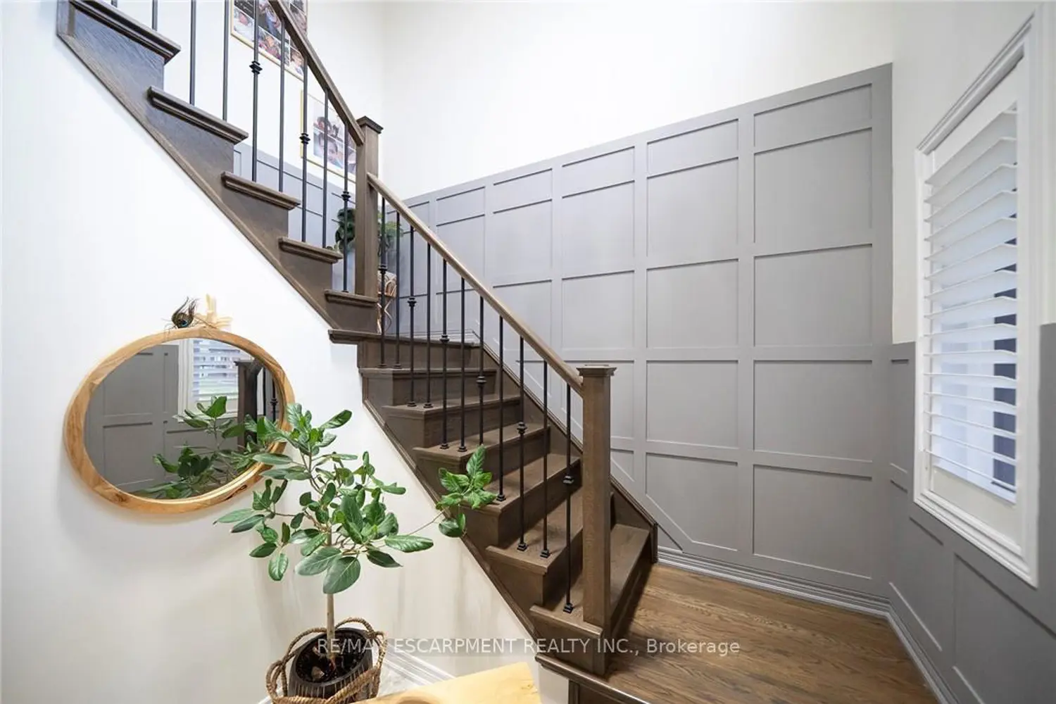 73 Eleanor Avenue photo 2