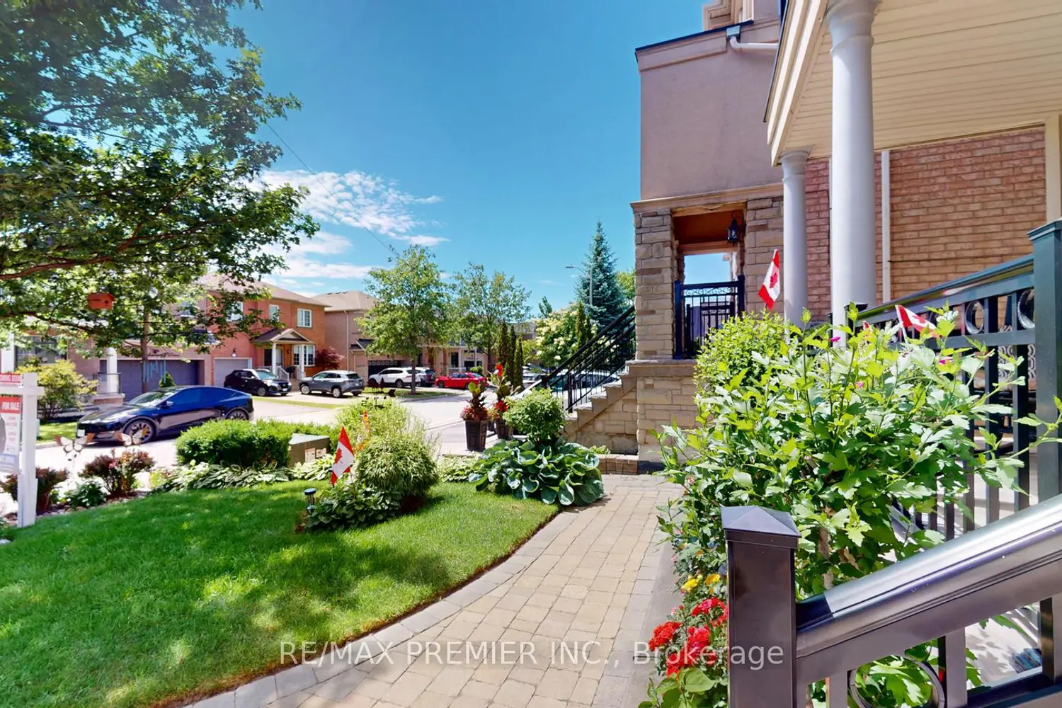 32 Timberwolf Crescent photo 2