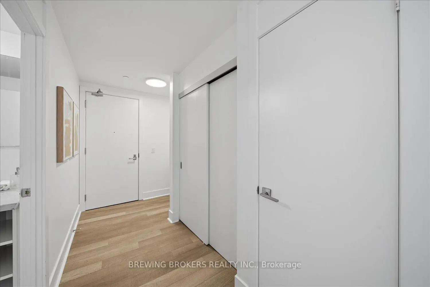 32 Davenport Road 416 photo 3