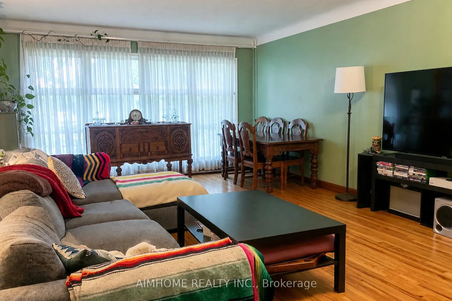 8 Munro Street photo 3
