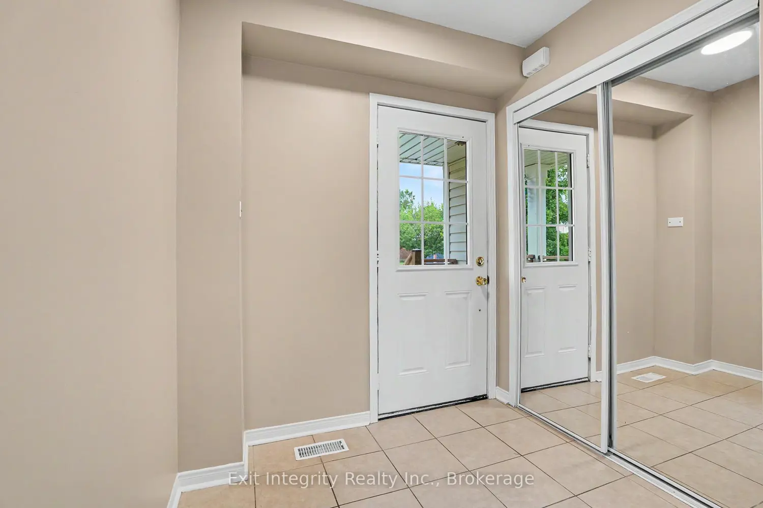 238 Blackburn Drive photo 3