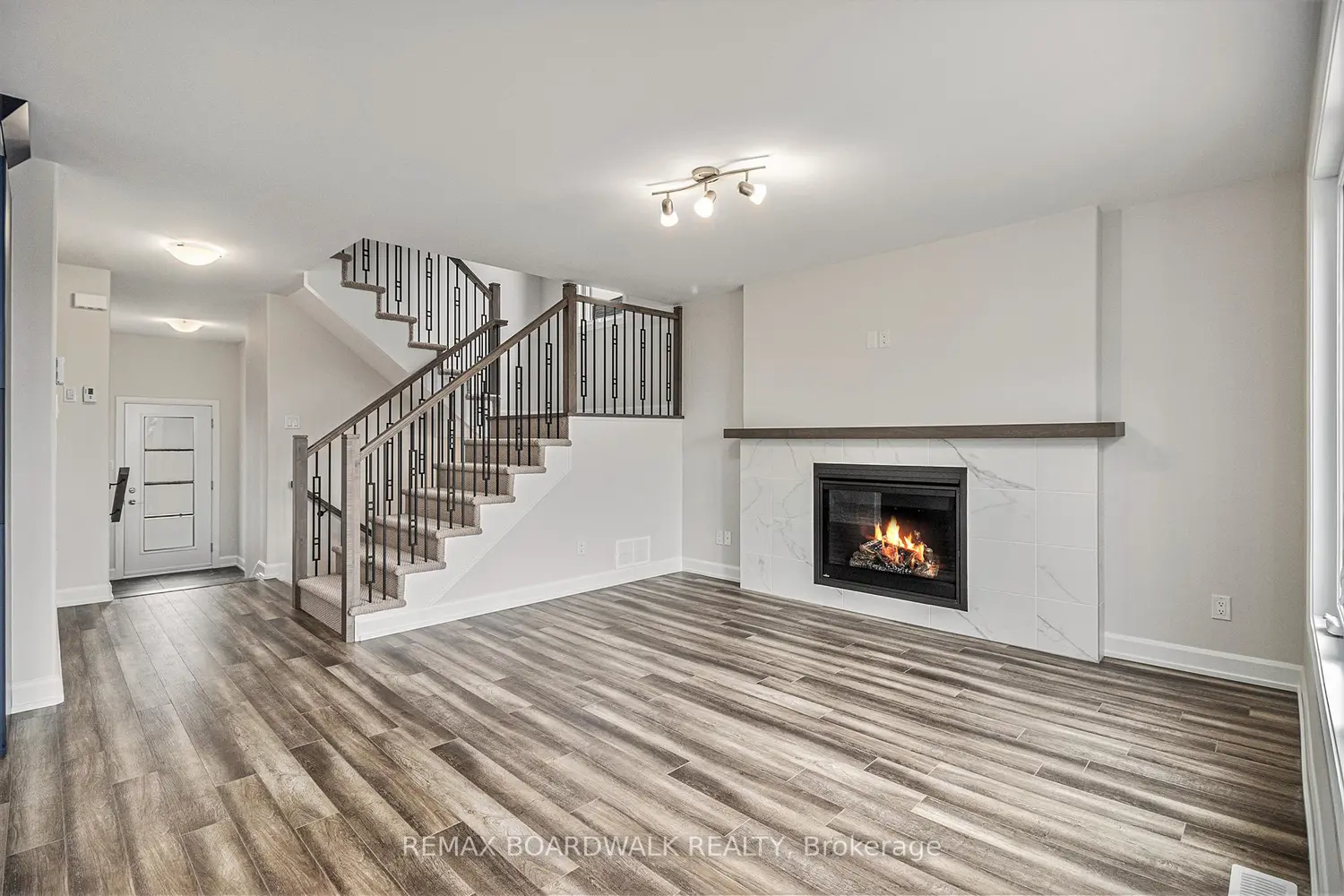 1141 Montblanc Crescent photo 2