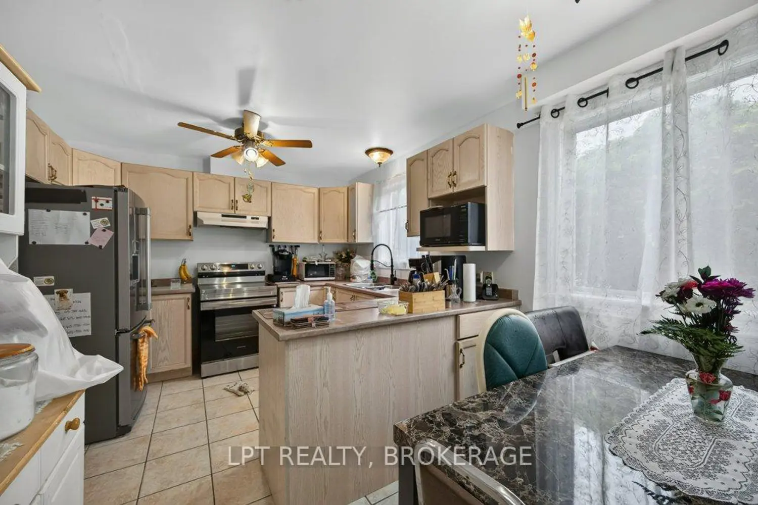 645 Roosevelt Drive photo 5