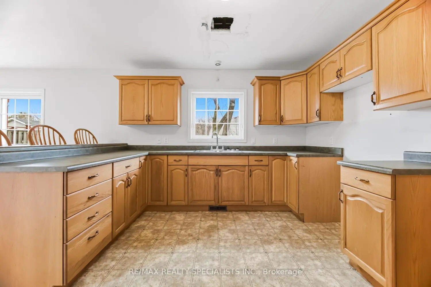2131 Cawthra Road photo 5