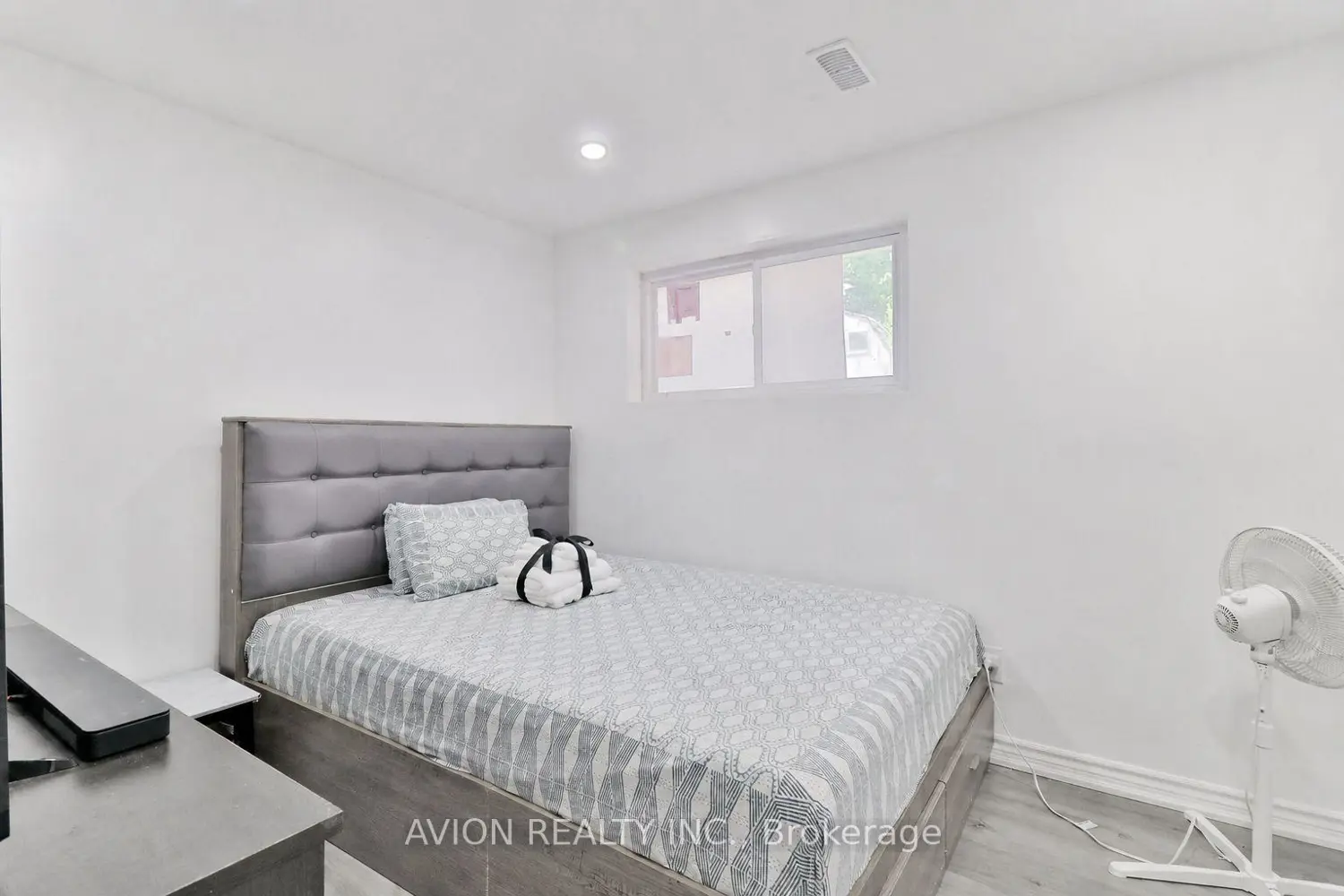 128 Rutherford Road photo 2