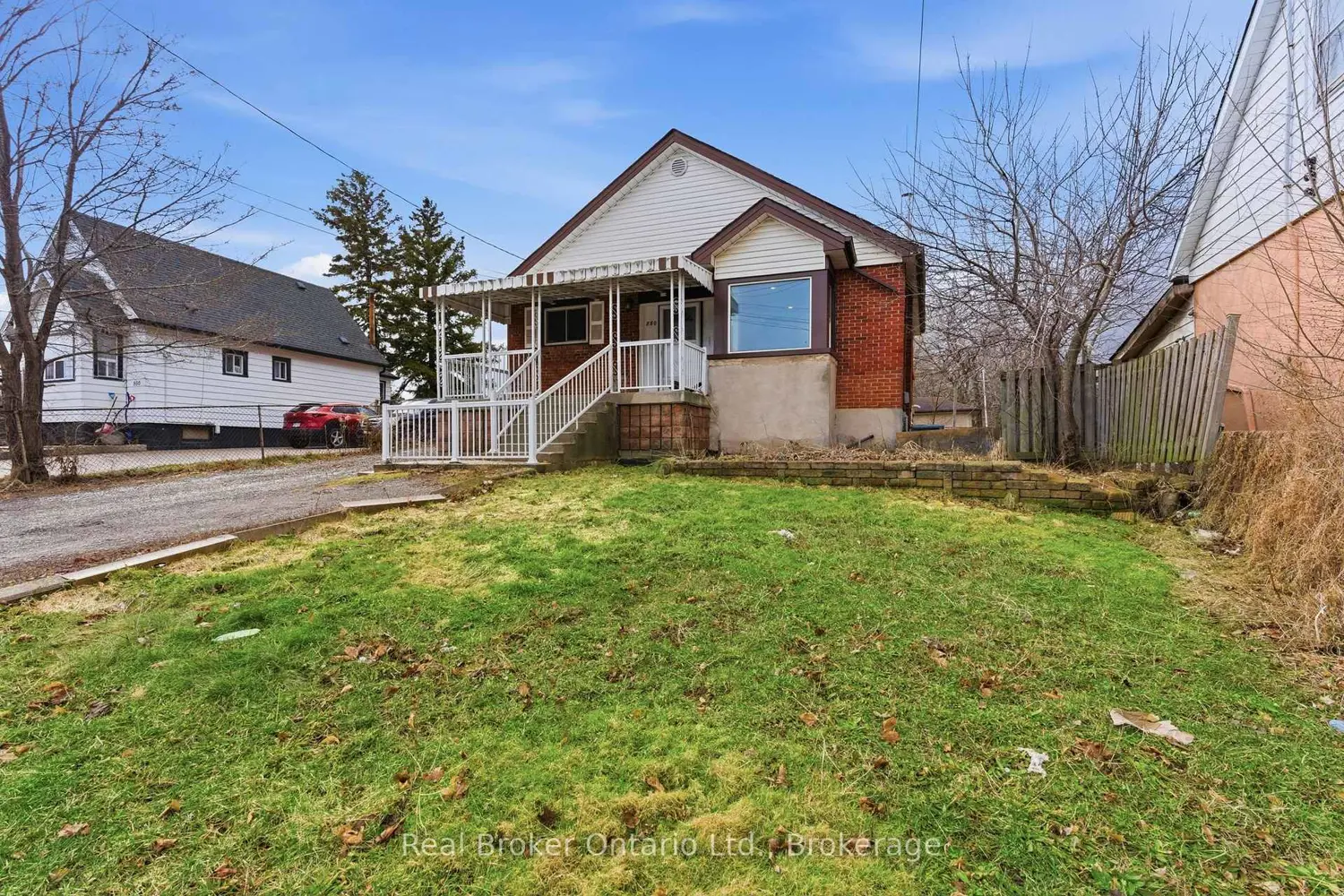 880 Lawrence Road photo 2