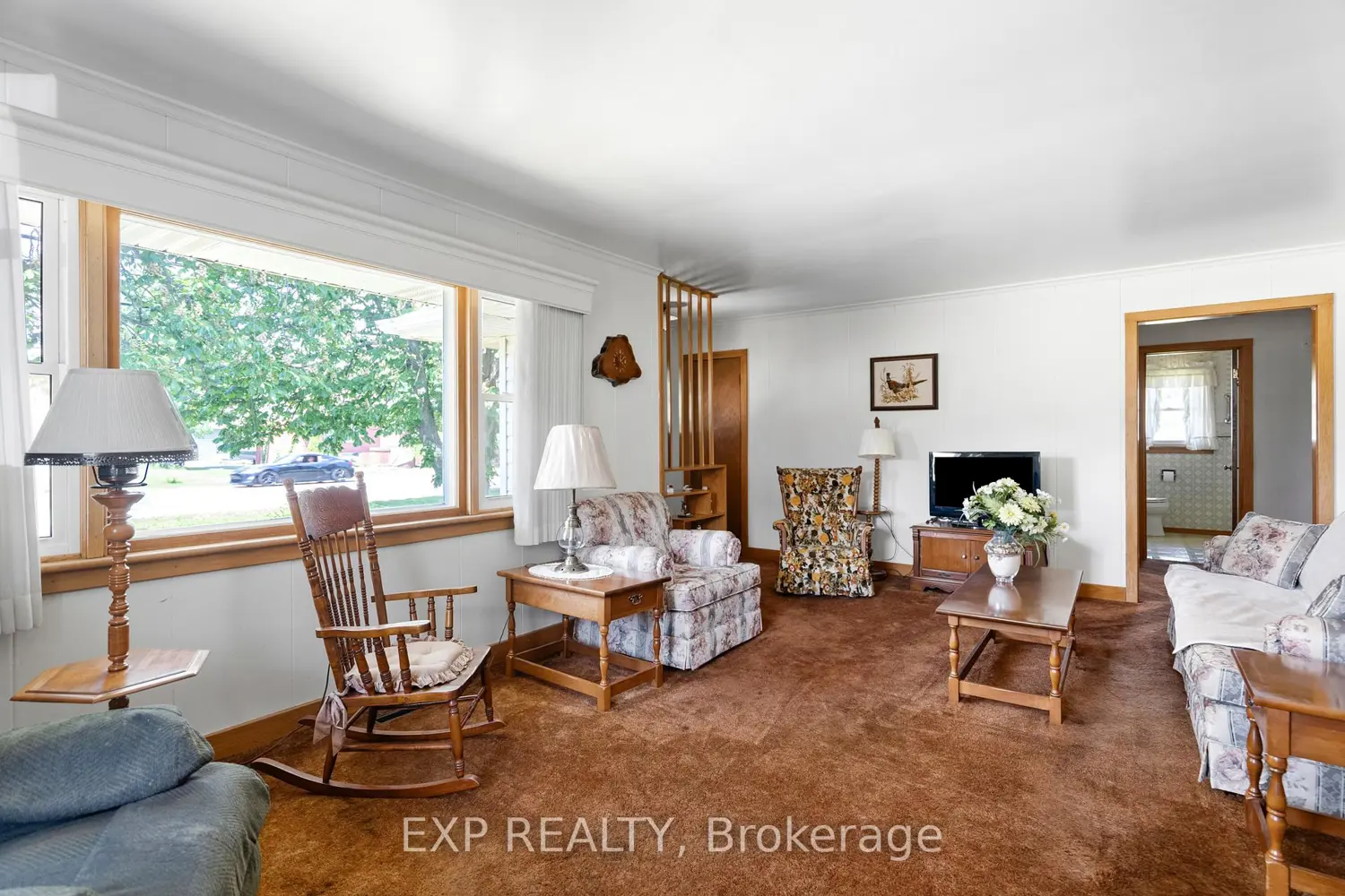2368 Stevensville Road photo 4