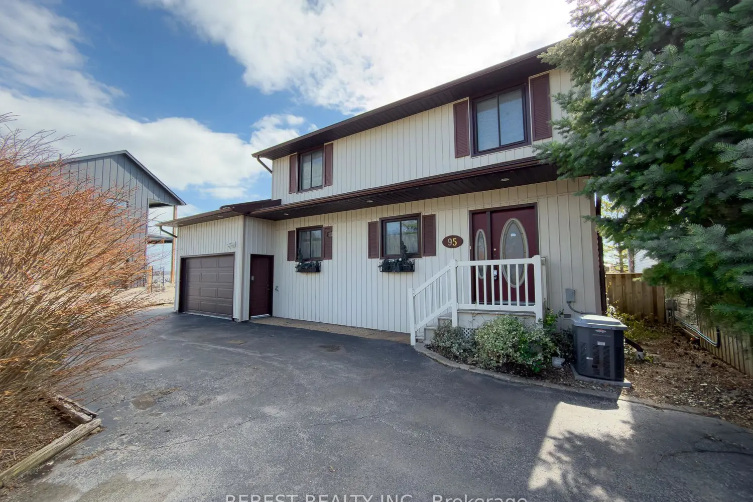 95 Haldimand County 17 Road photo 3