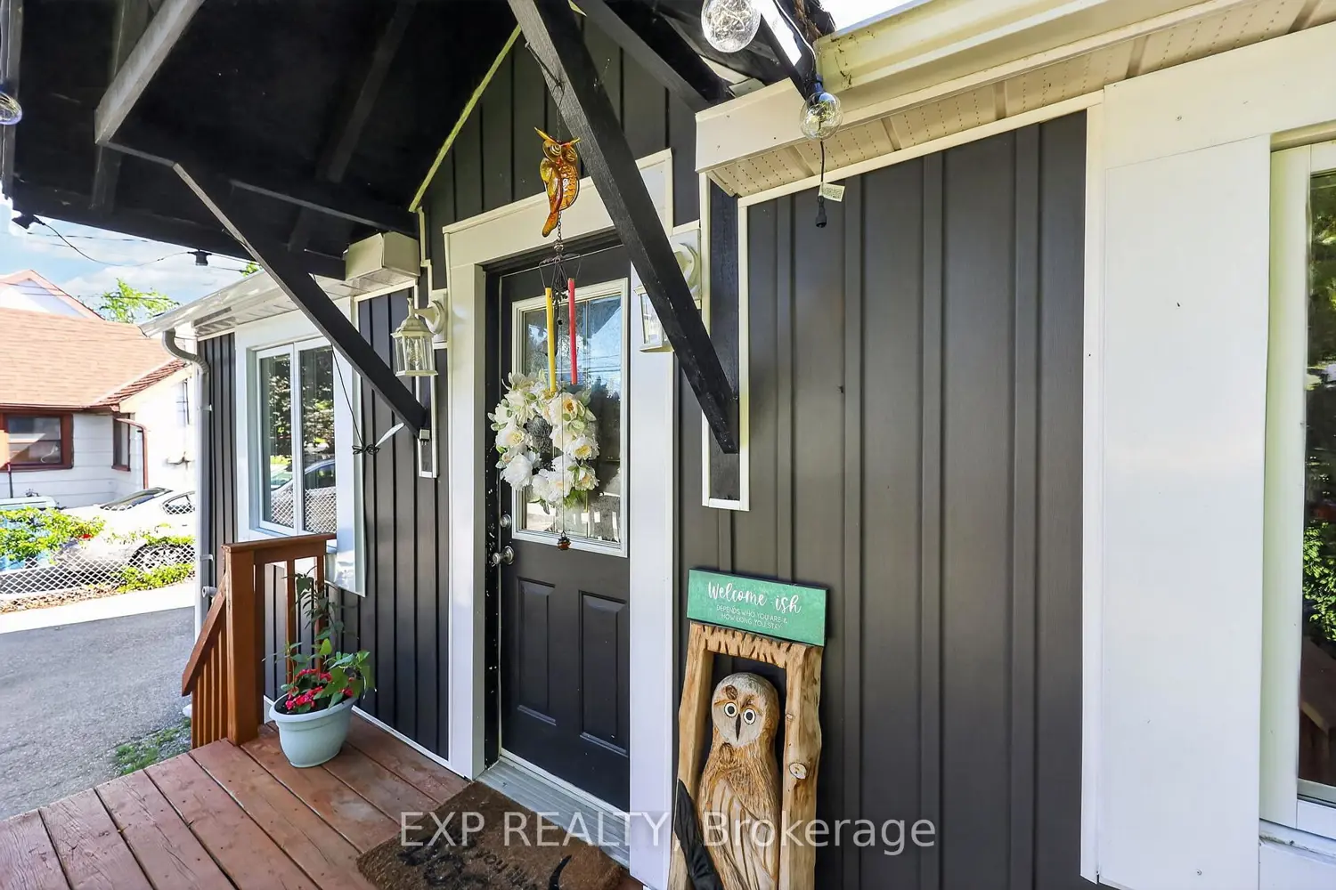 370 Gill Street photo 4