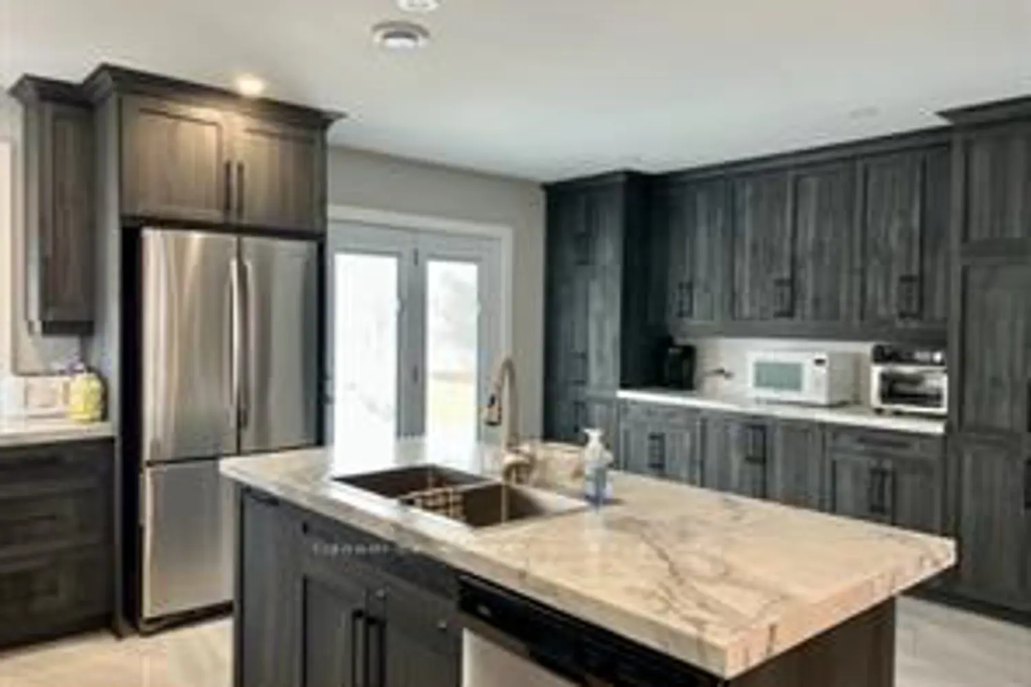 348 Levesque Street photo 5
