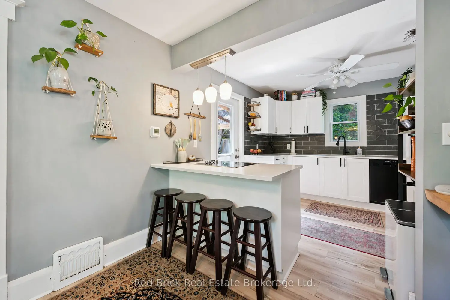 324 Waterloo Avenue photo 2