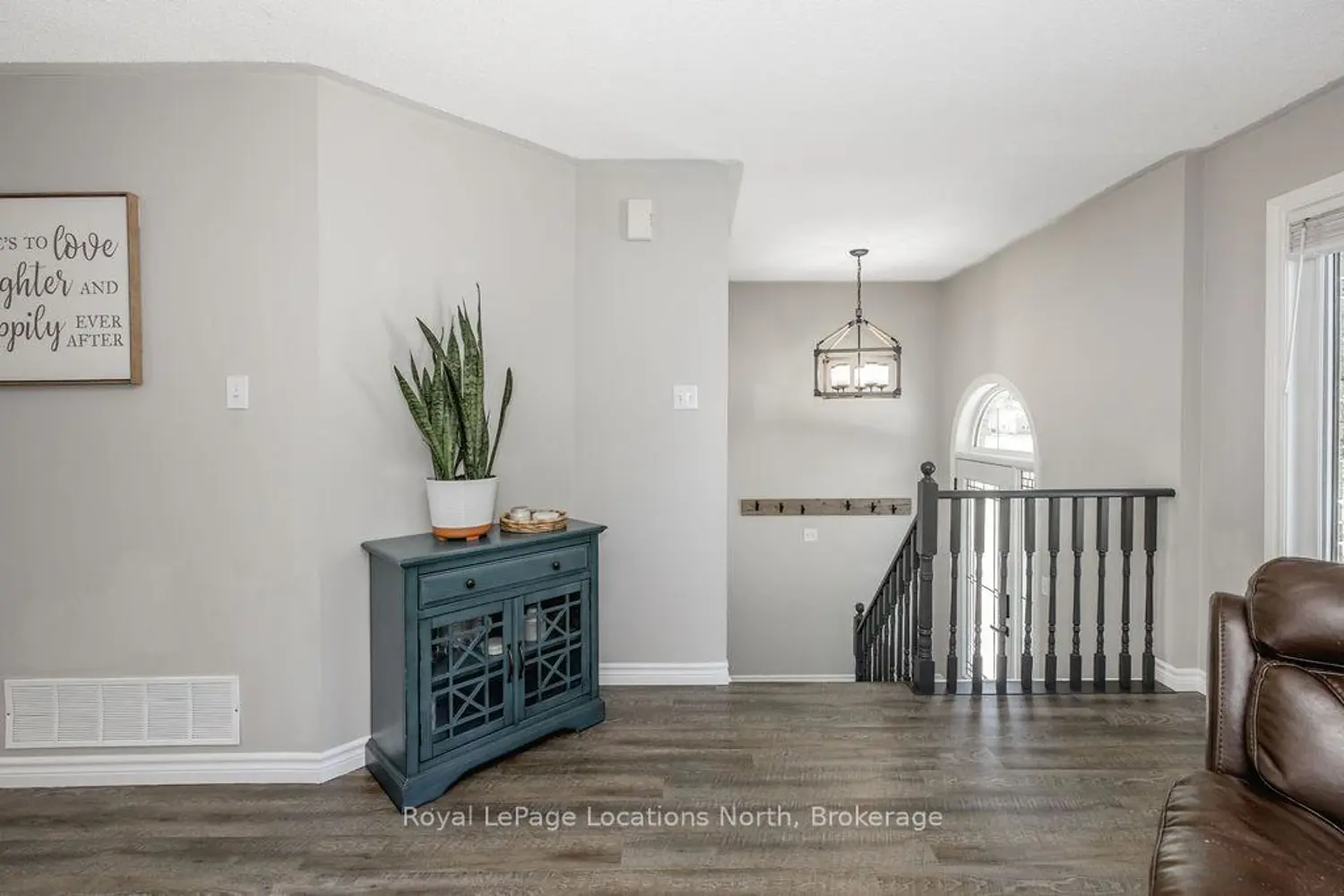 73 Fernbrook Drive photo 5