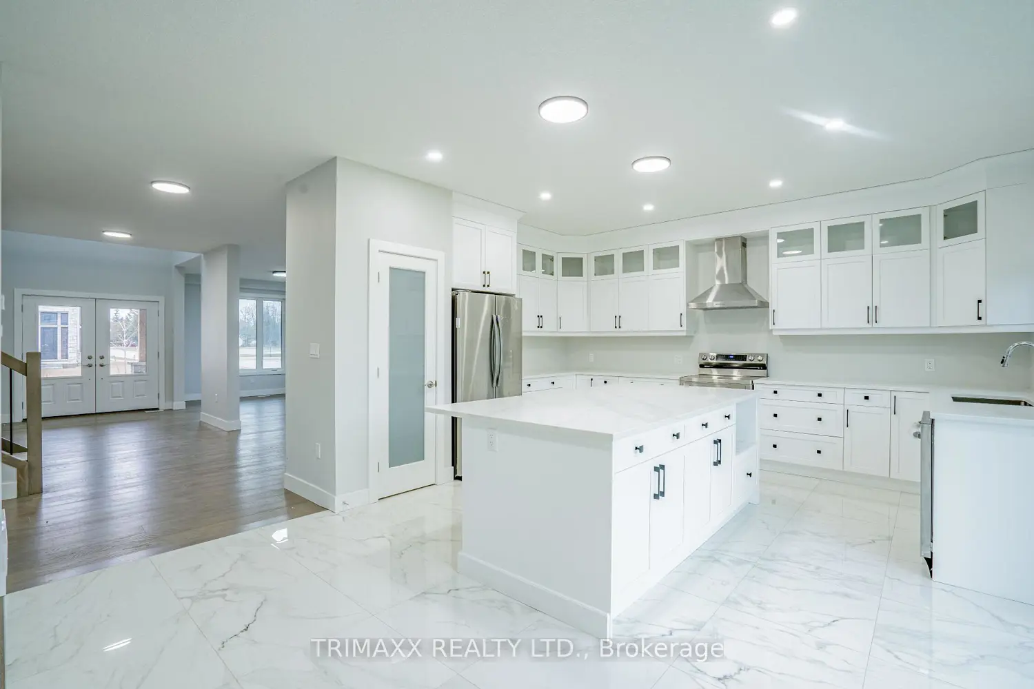 188 Foxborough Place photo 3
