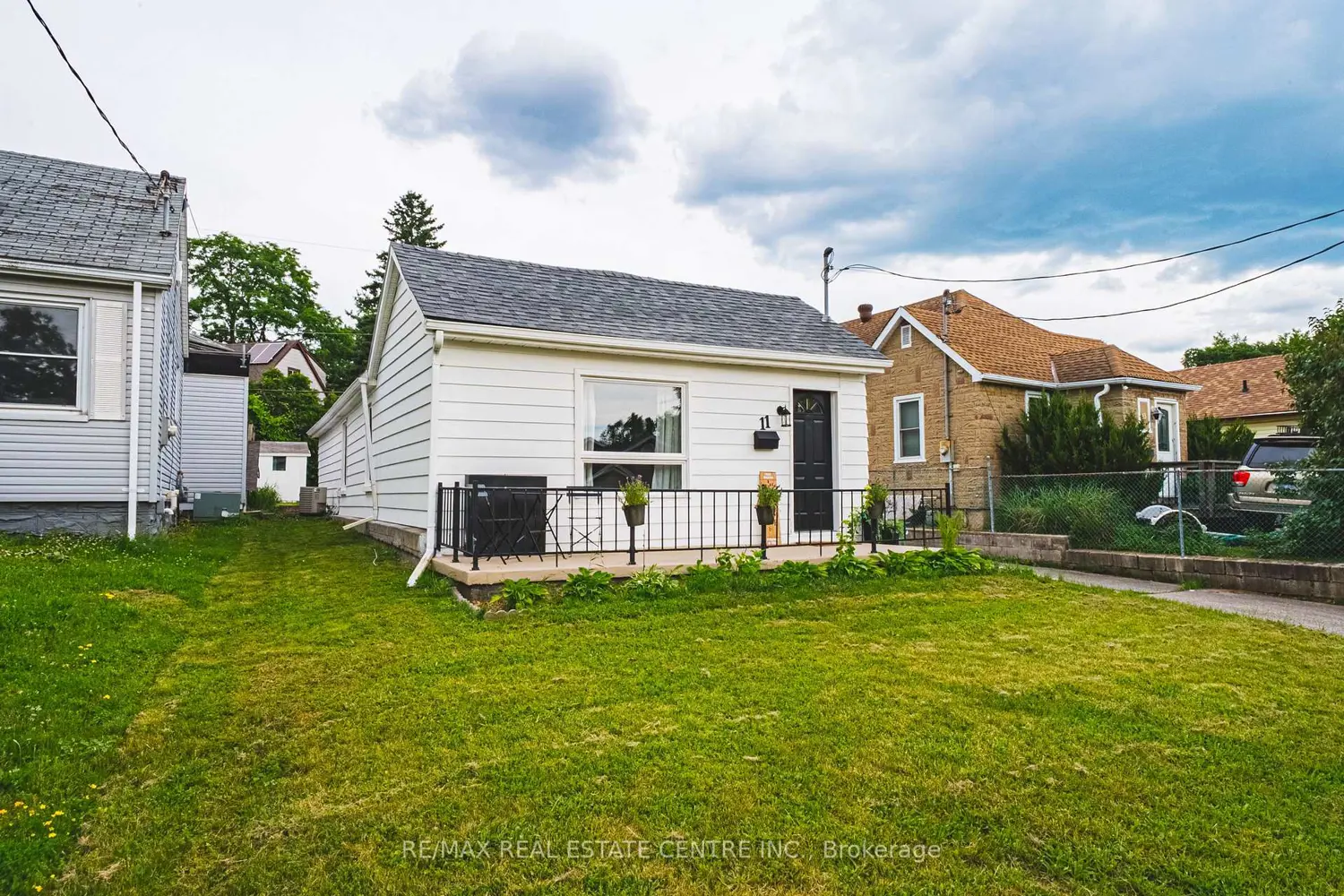 11 Broadview Crescent photo 2