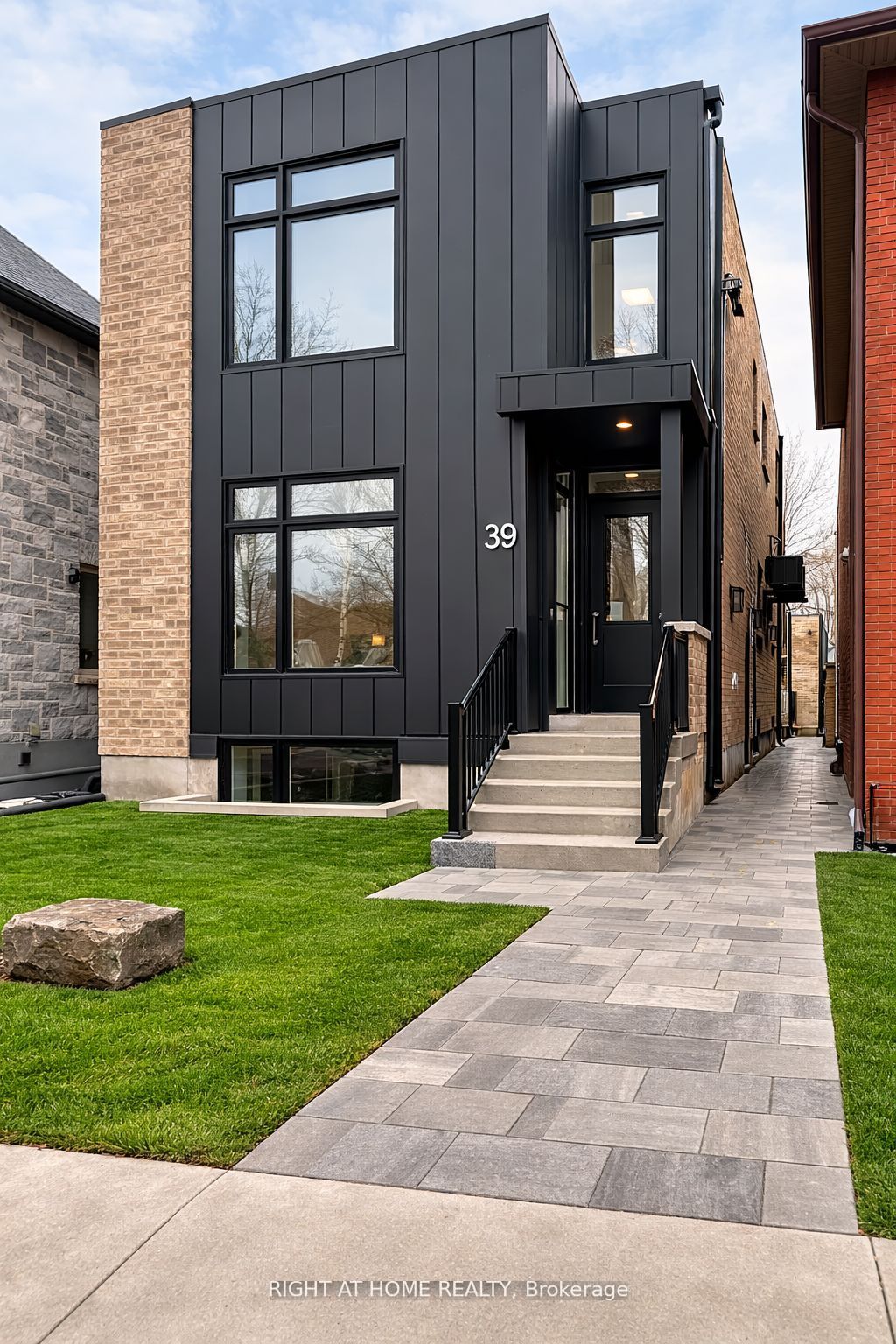 2-39 Fifteenth Street, Toronto, ON, M8V 3J3