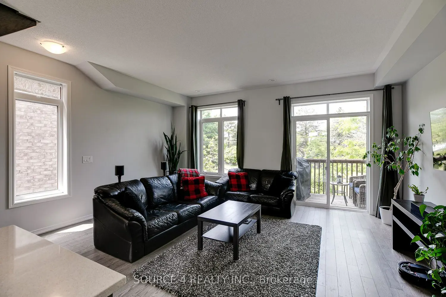 379 Ladycroft Terrace photo 3