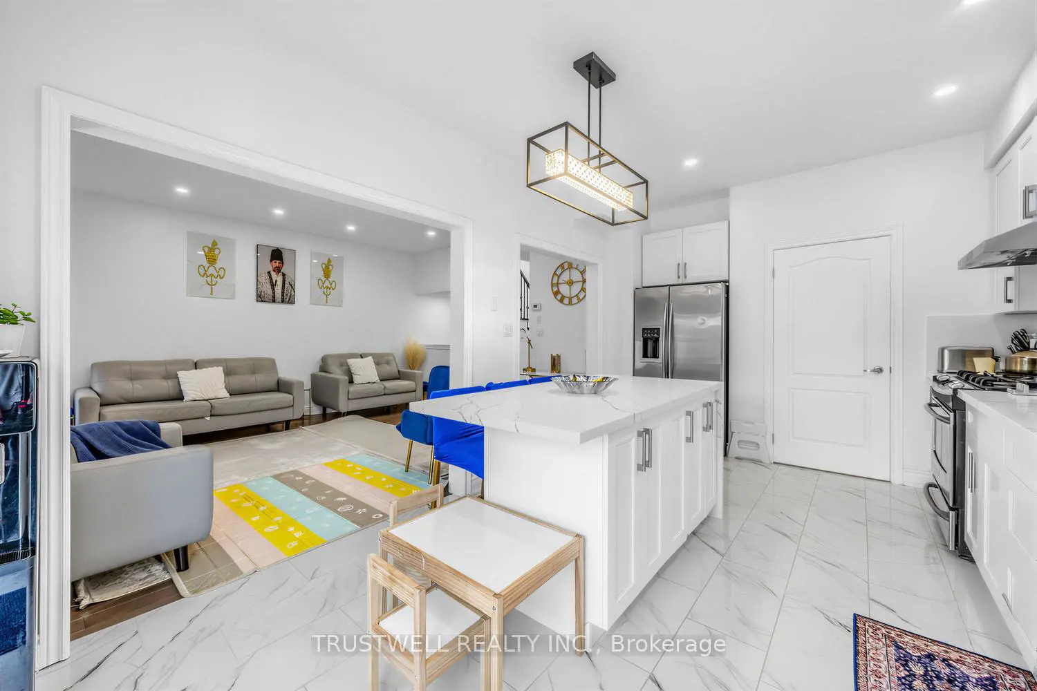 3 Waldron Court photo 2