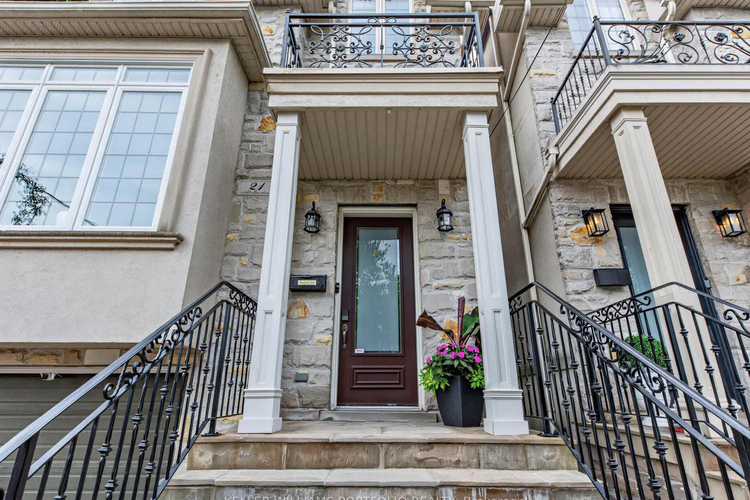21 Albertus Avenue photo 2