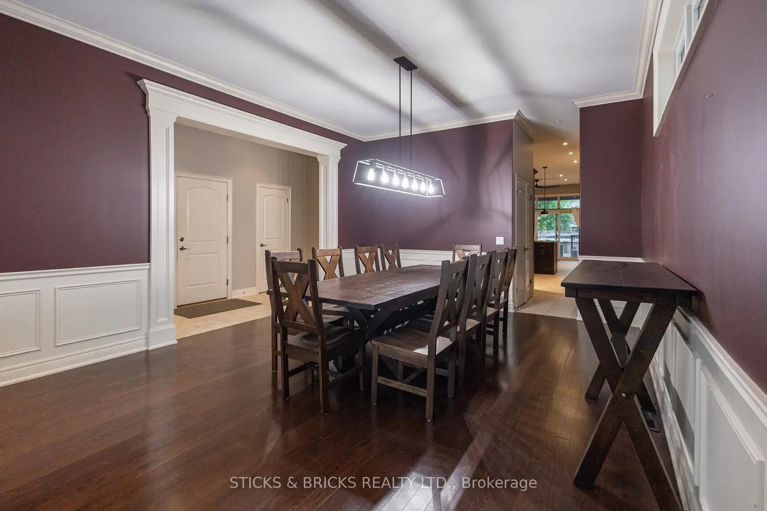 6415 Christopher Crescent photo 4