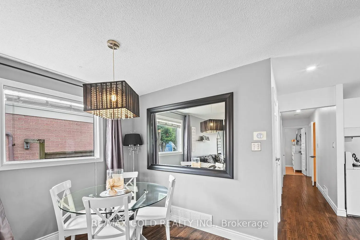 128 Martindale Crescent photo 4