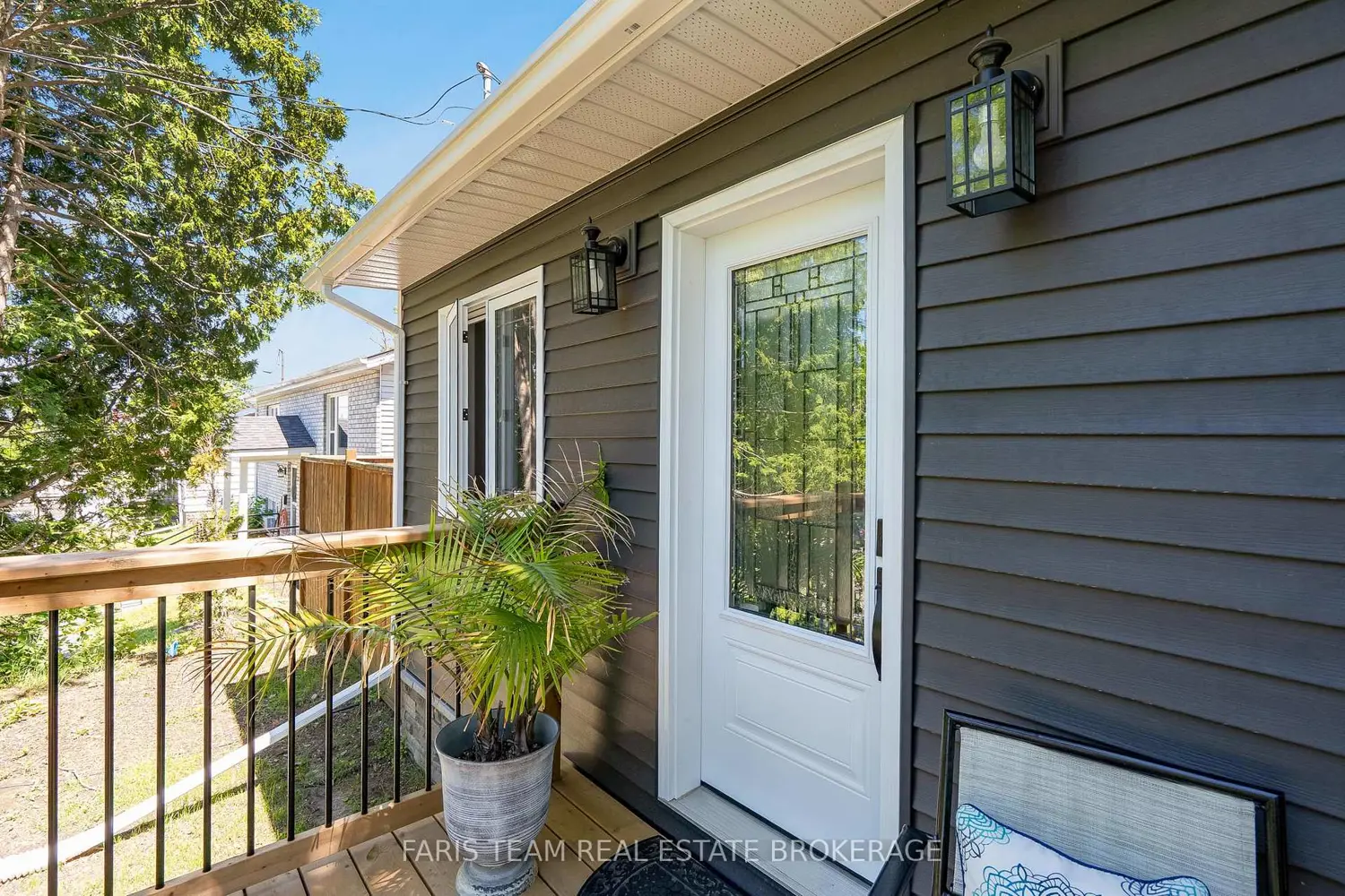 775 Ontario Street photo 3