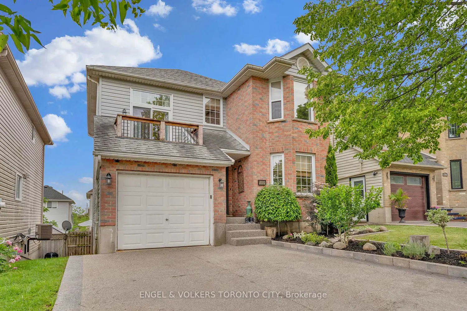 786 Hunters Gate Crescent