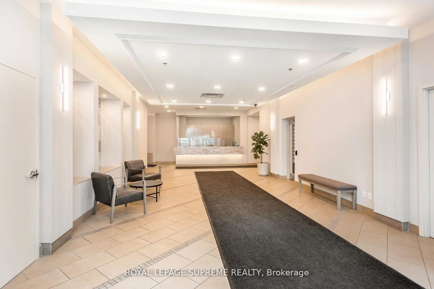 9 George Street 1606 photo 2