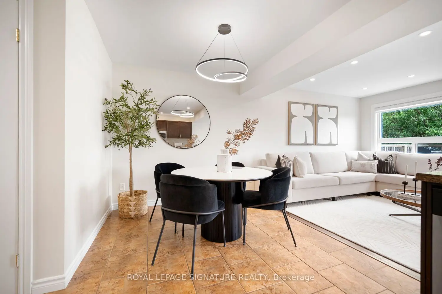 61 Thames Way photo 4