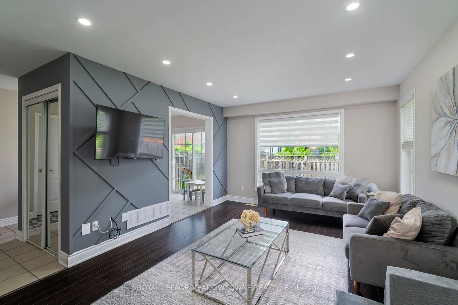 774 Irving Terrace photo 3