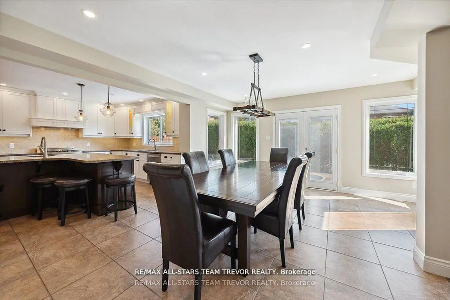 23 Litner Crescent photo 3