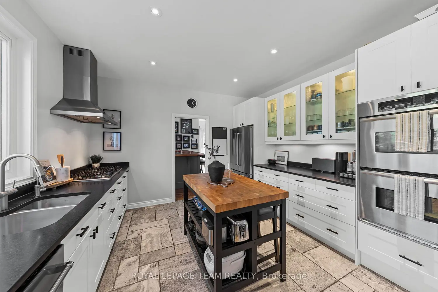 1342 Revell Drive photo 3