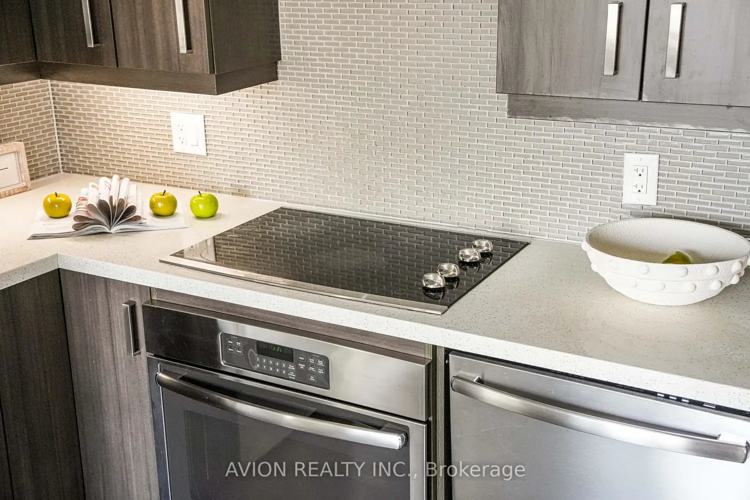 28 Uptown Drive 217 photo 5