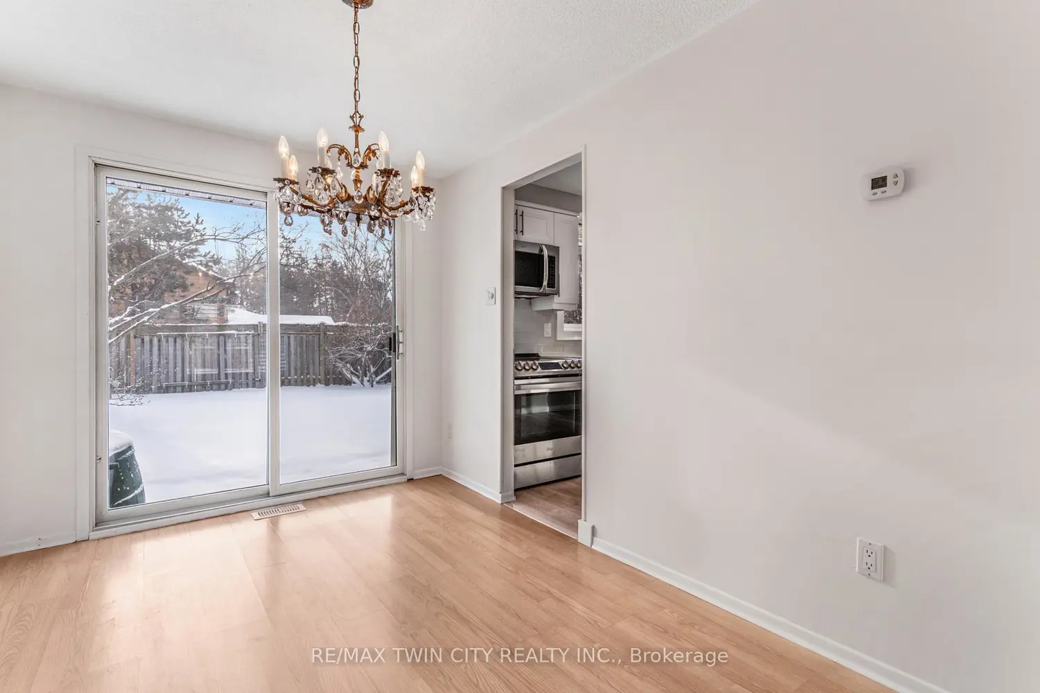 111 Manor Drive photo 4