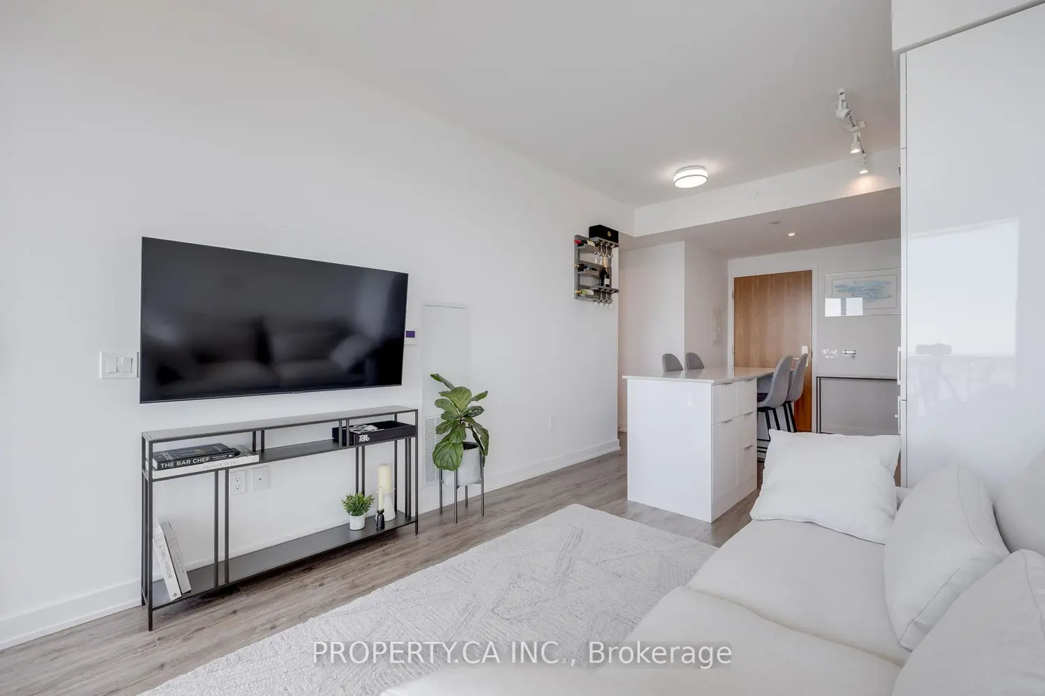 15 Queens Quay 2203 photo 4