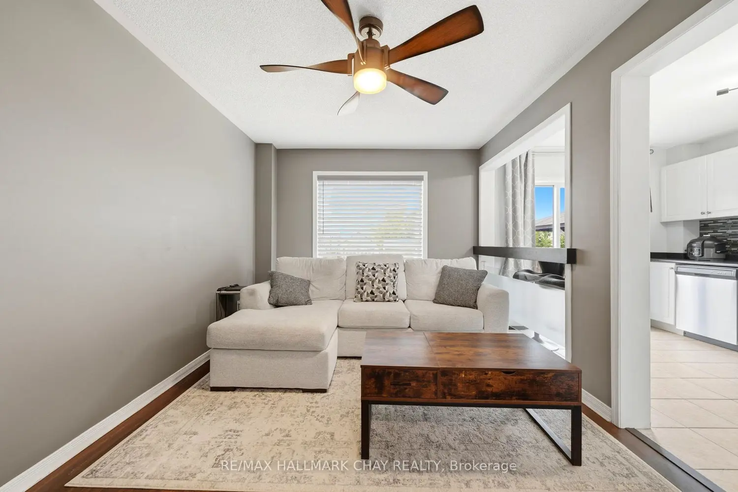160 Stonemount Crescent photo 5