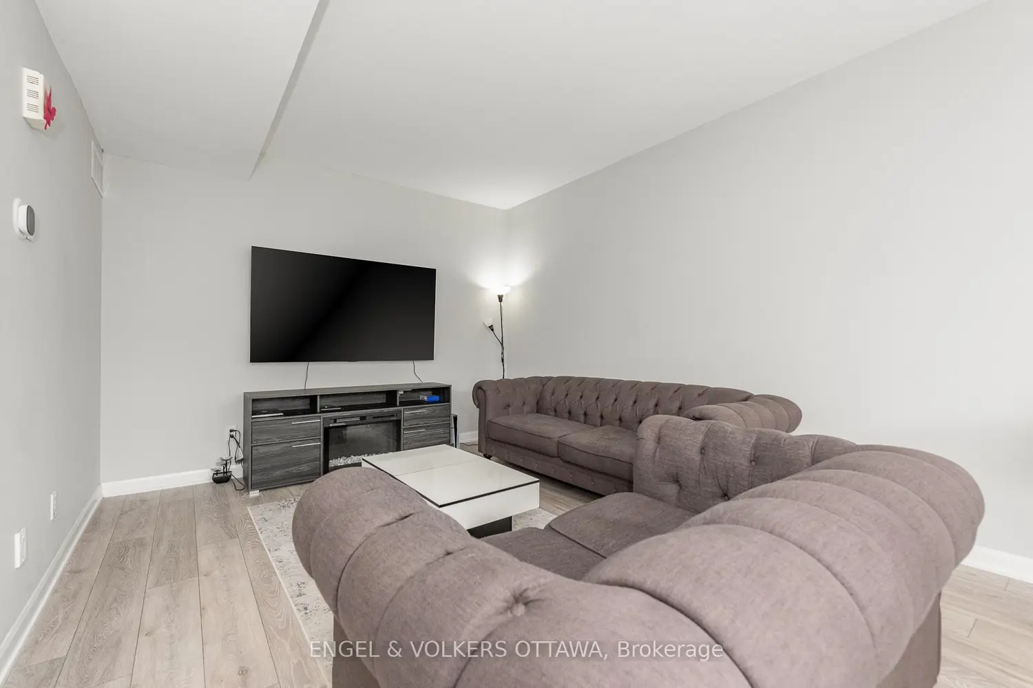 517 Galmoy Way photo 4