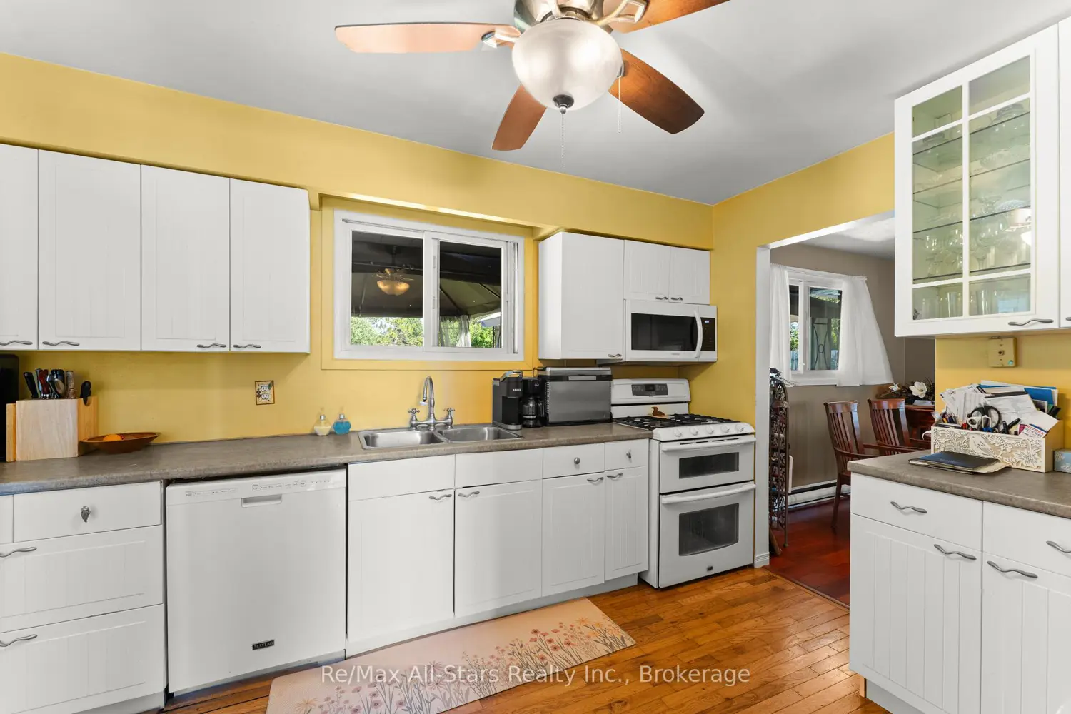 19 Janet Drive photo 4