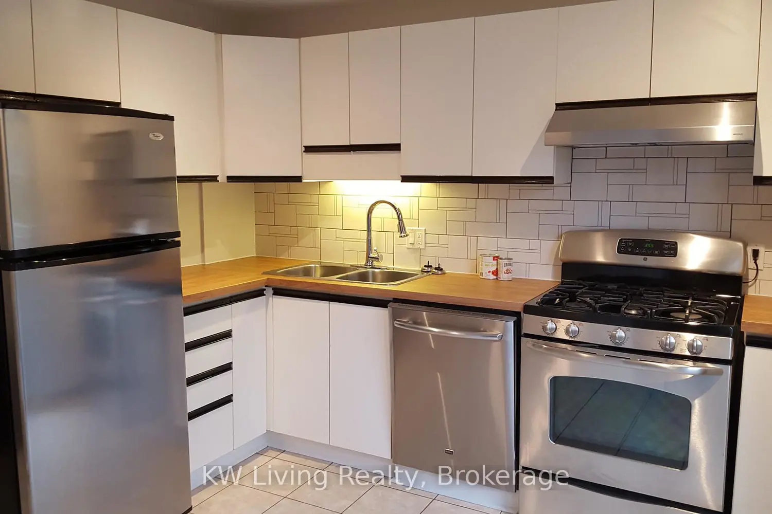928 Broadview Avenue photo 2