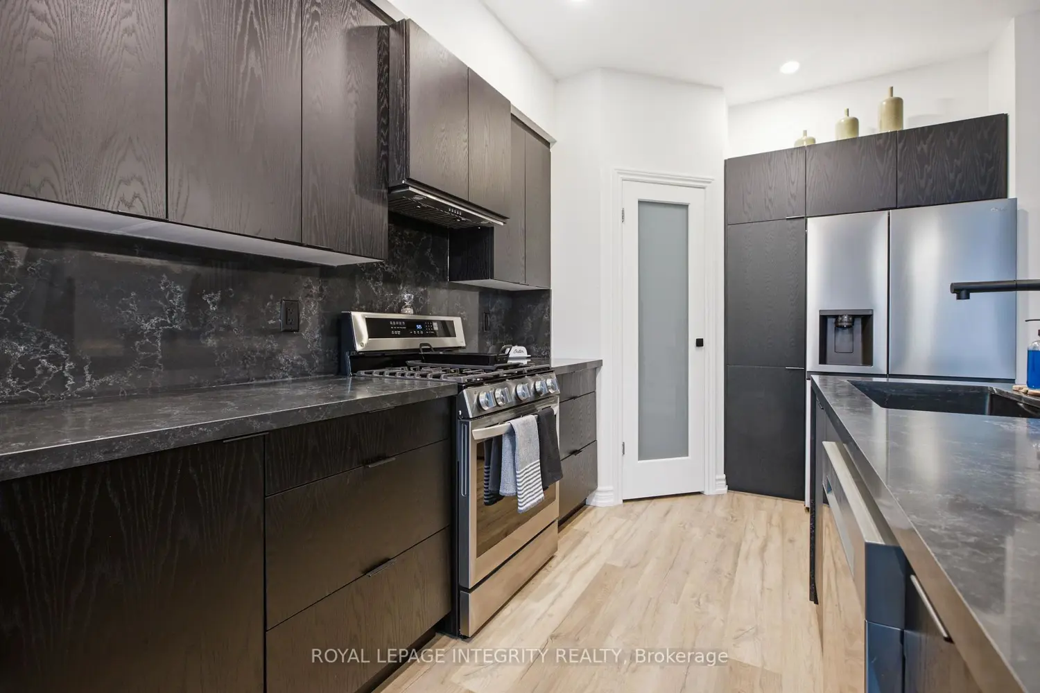 246 Cooks Mill Crescent photo 5
