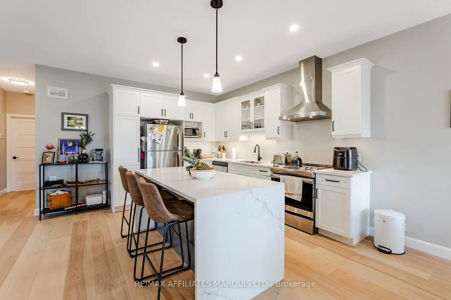 73 Portland Drive photo 3
